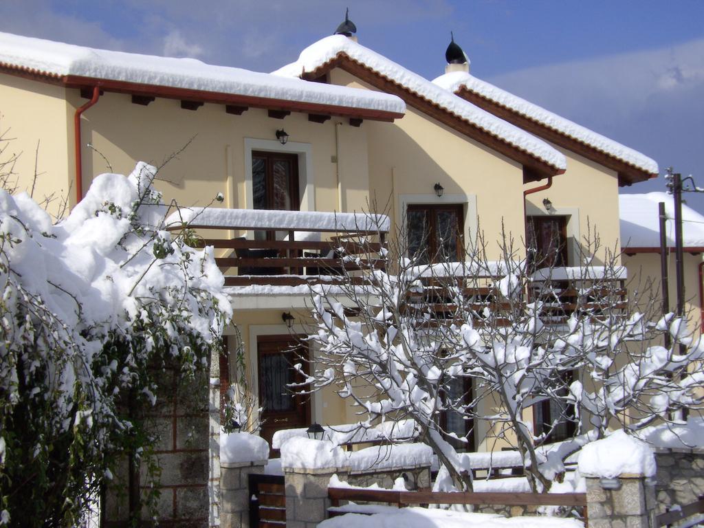 Dryas Guesthouse ポルドロソス エクステリア 写真