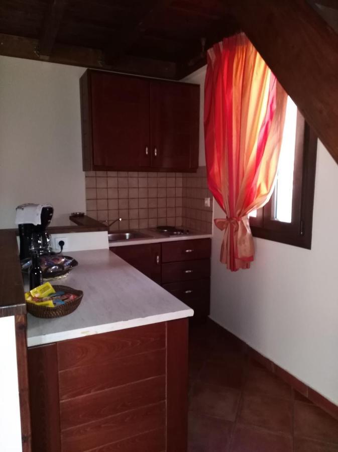 Dryas Guesthouse ポルドロソス エクステリア 写真