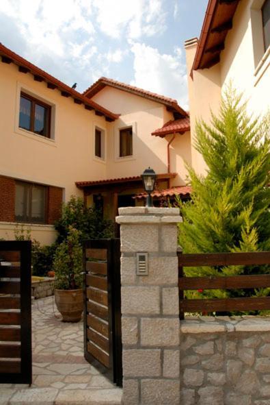 Dryas Guesthouse ポルドロソス エクステリア 写真
